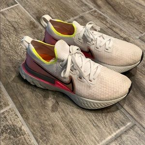 Nike Infinity React Flyknit Running Shoes